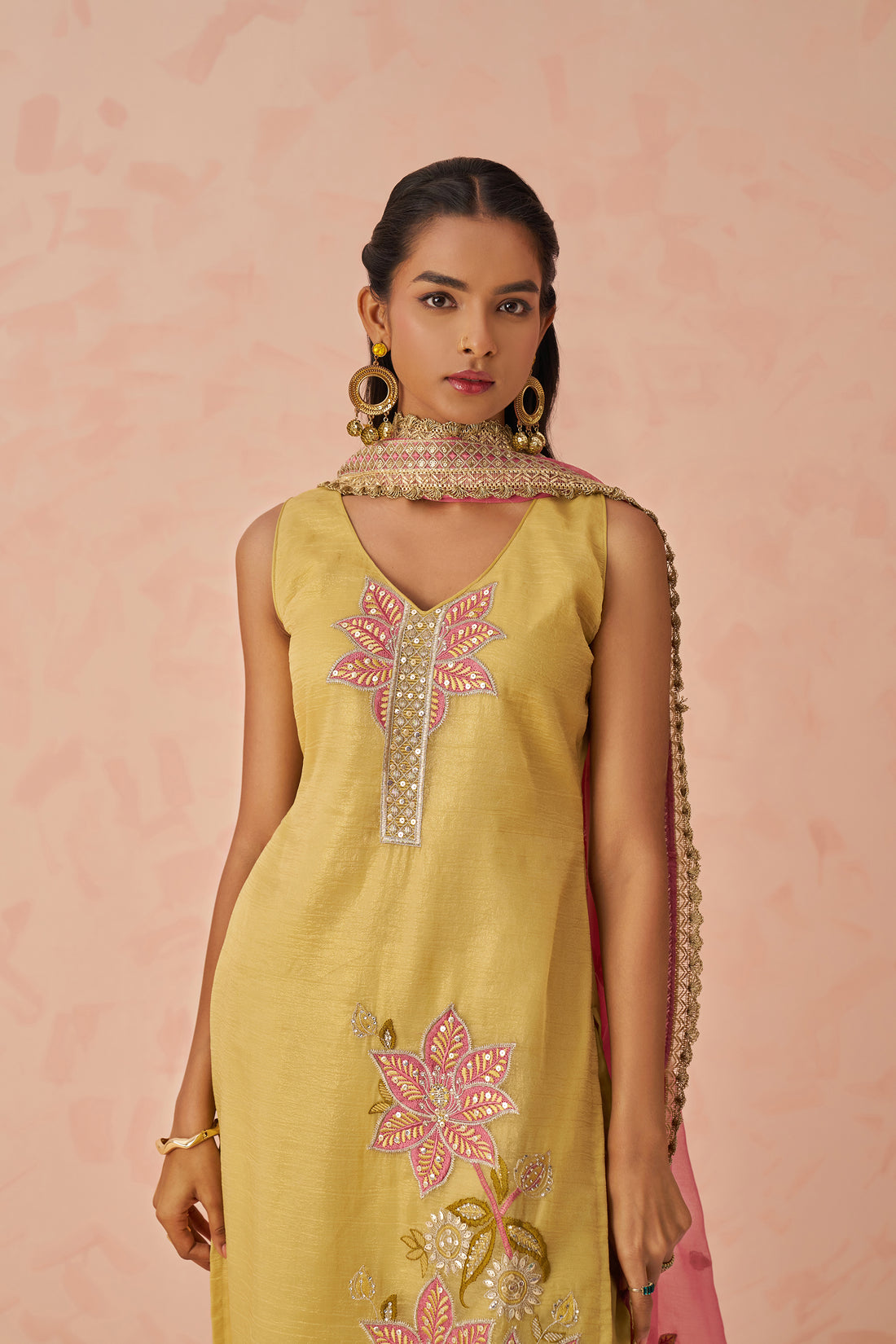 Mustard pink sleeveless embroidered kurta set with chiffon dupatta