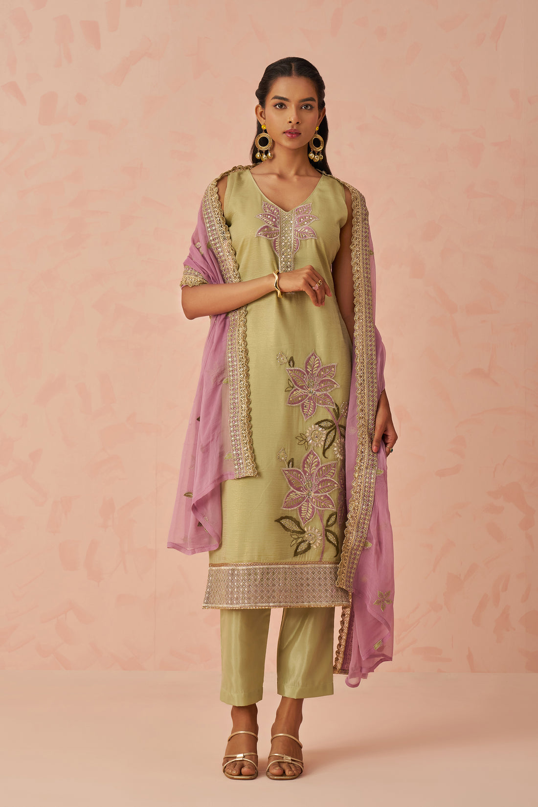 Mustard pink sleeveless embroidered kurta set with chiffon dupatta