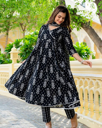 Party Wear Designer Kurti Pant with Organza Dupatta Suit