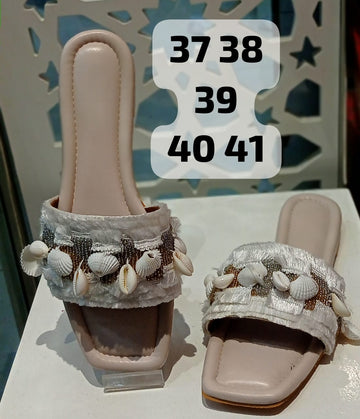 Beautiful Ethnic Womenβs Punjabi Juttis