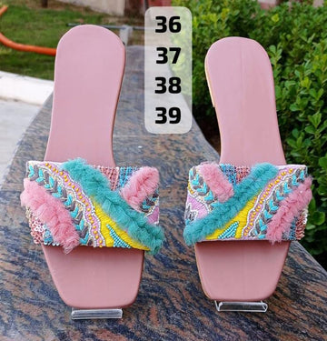 Beautiful Ethnic Womenβs Punjabi Juttis