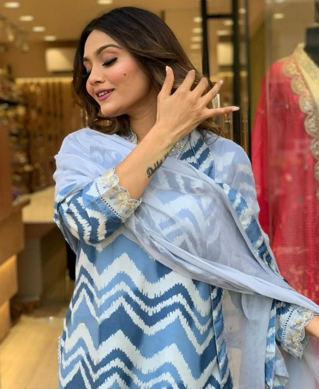 Beautiful Designer Maharaja Heavy Silk Salwar Suit