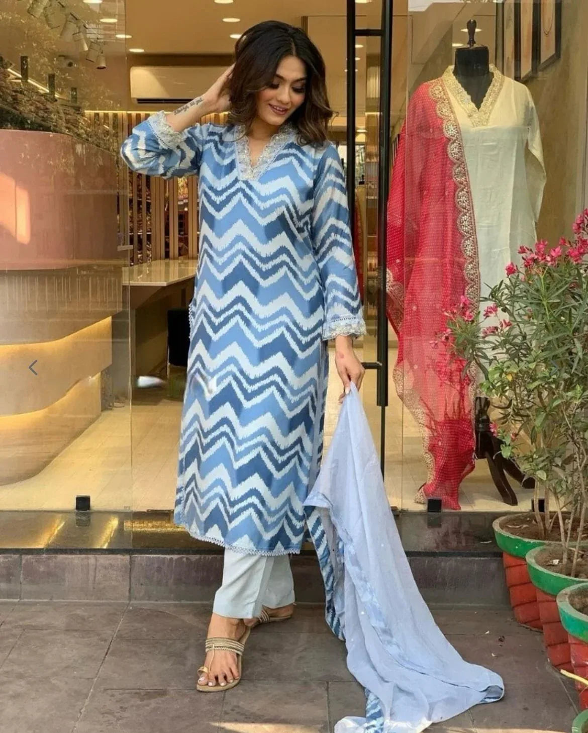 Beautiful Designer Maharaja Heavy Silk Salwar Suit