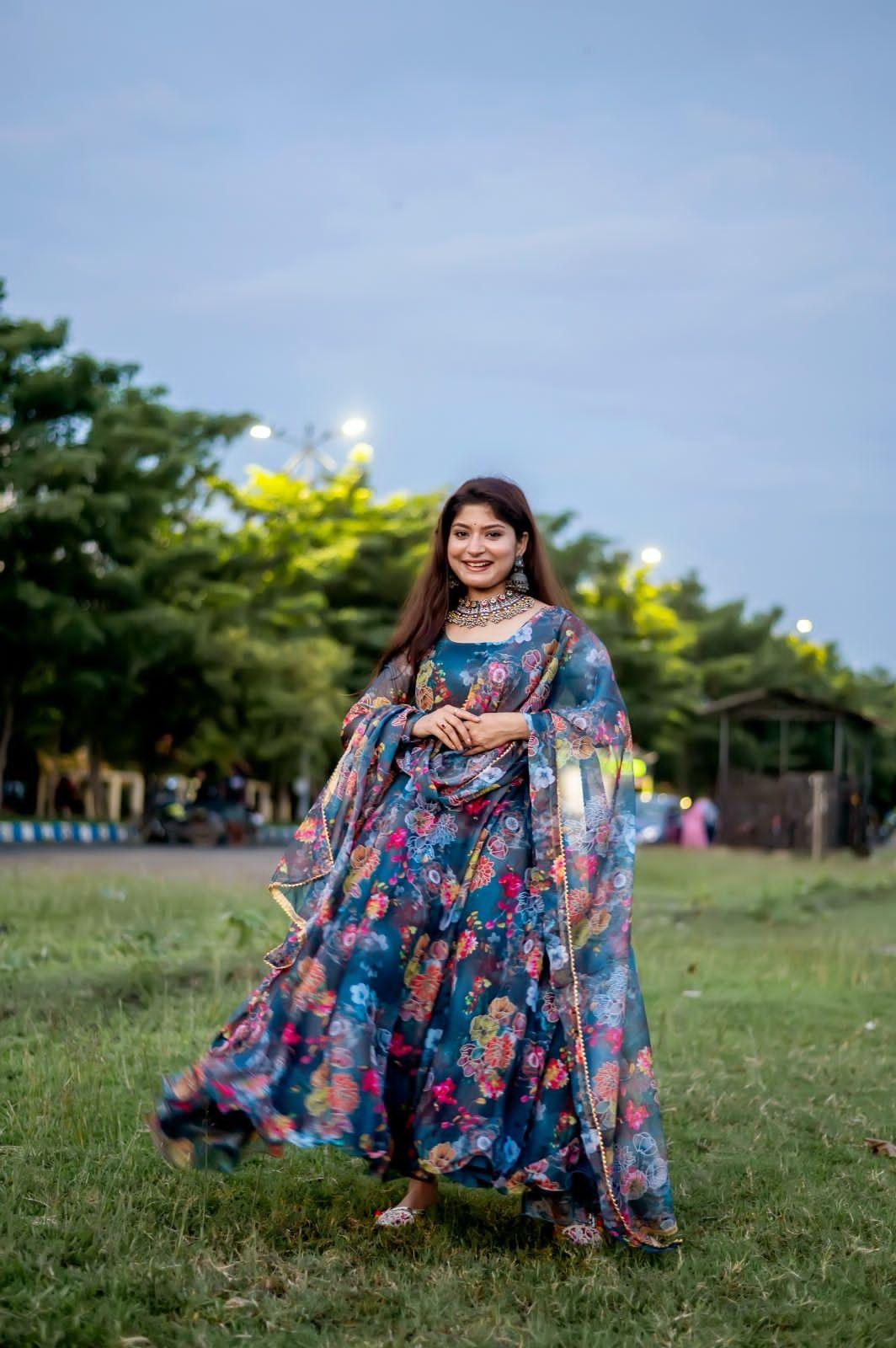 Beautiful Designer Party Wear Look Organza Taby Silk Gown
