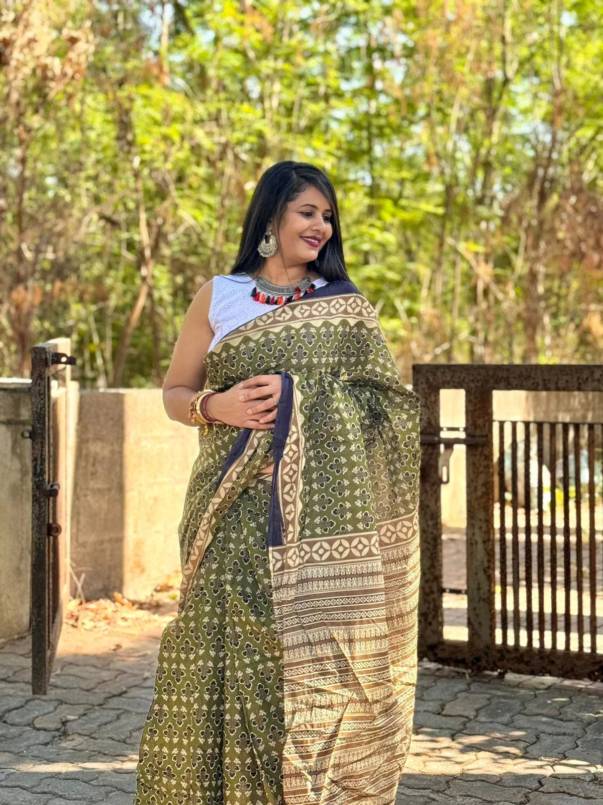 Beautiful Designer Pure Mulmul Cotton Gadhwal Saree