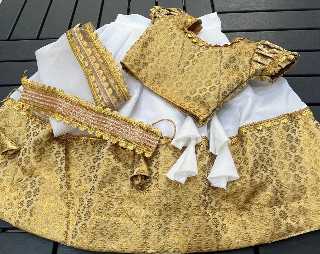 Beautiful Designer Soft Rich Jequard With Silk Kid&