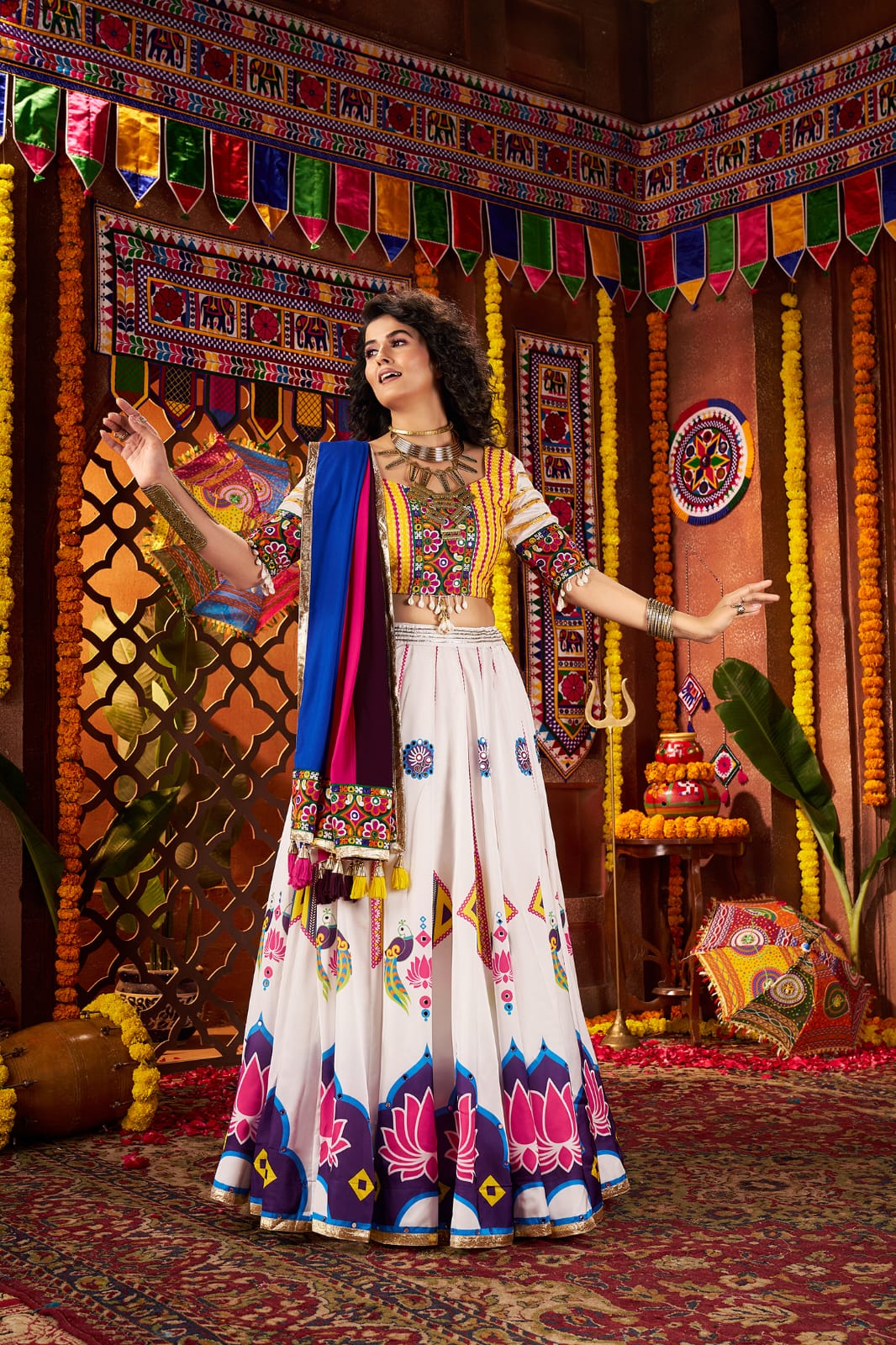 White art silk embroidered choli