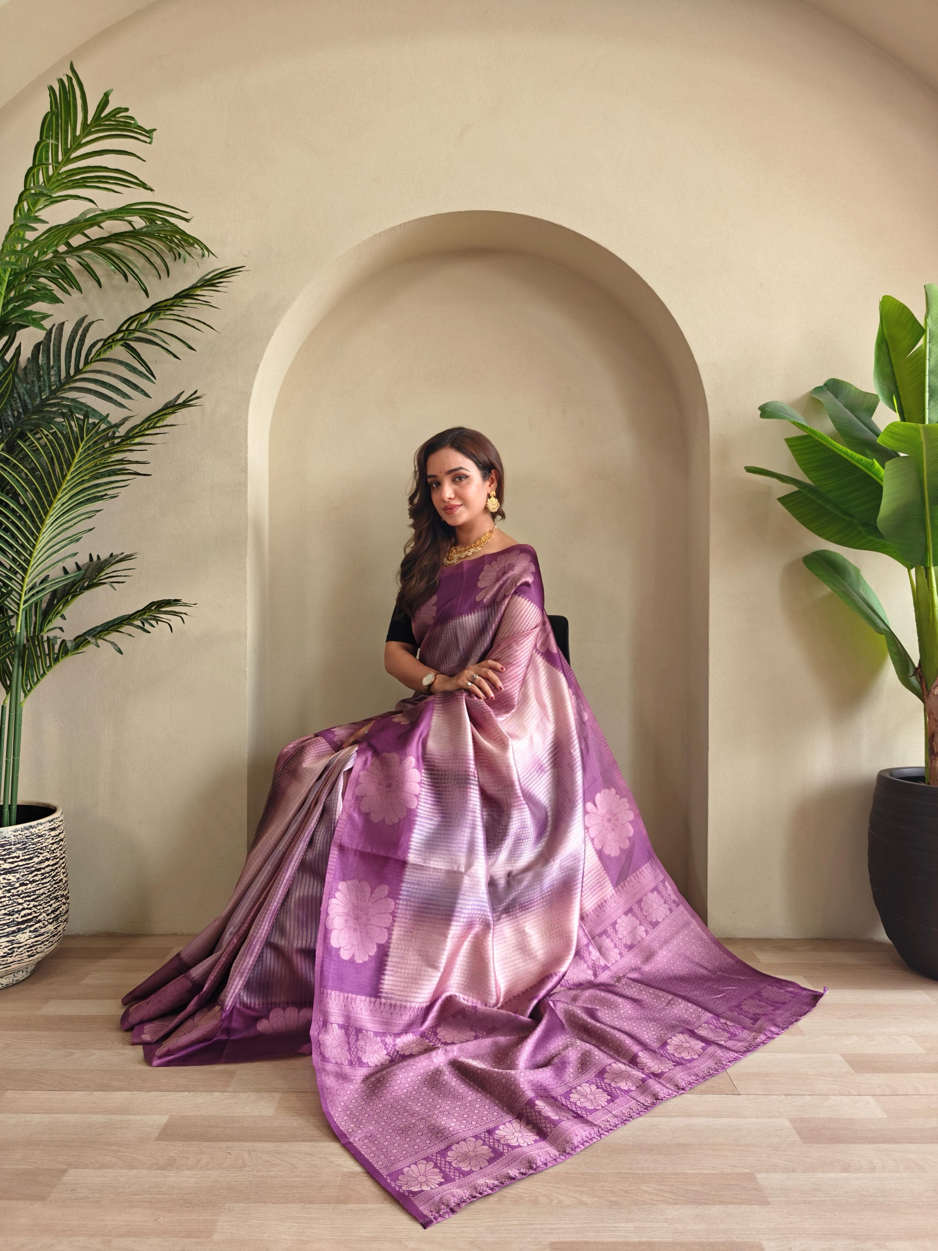 Mauve Pure Banarasi Weaving Saree Banarasi Saree Anant Tex Exports Pvt.Ltd..