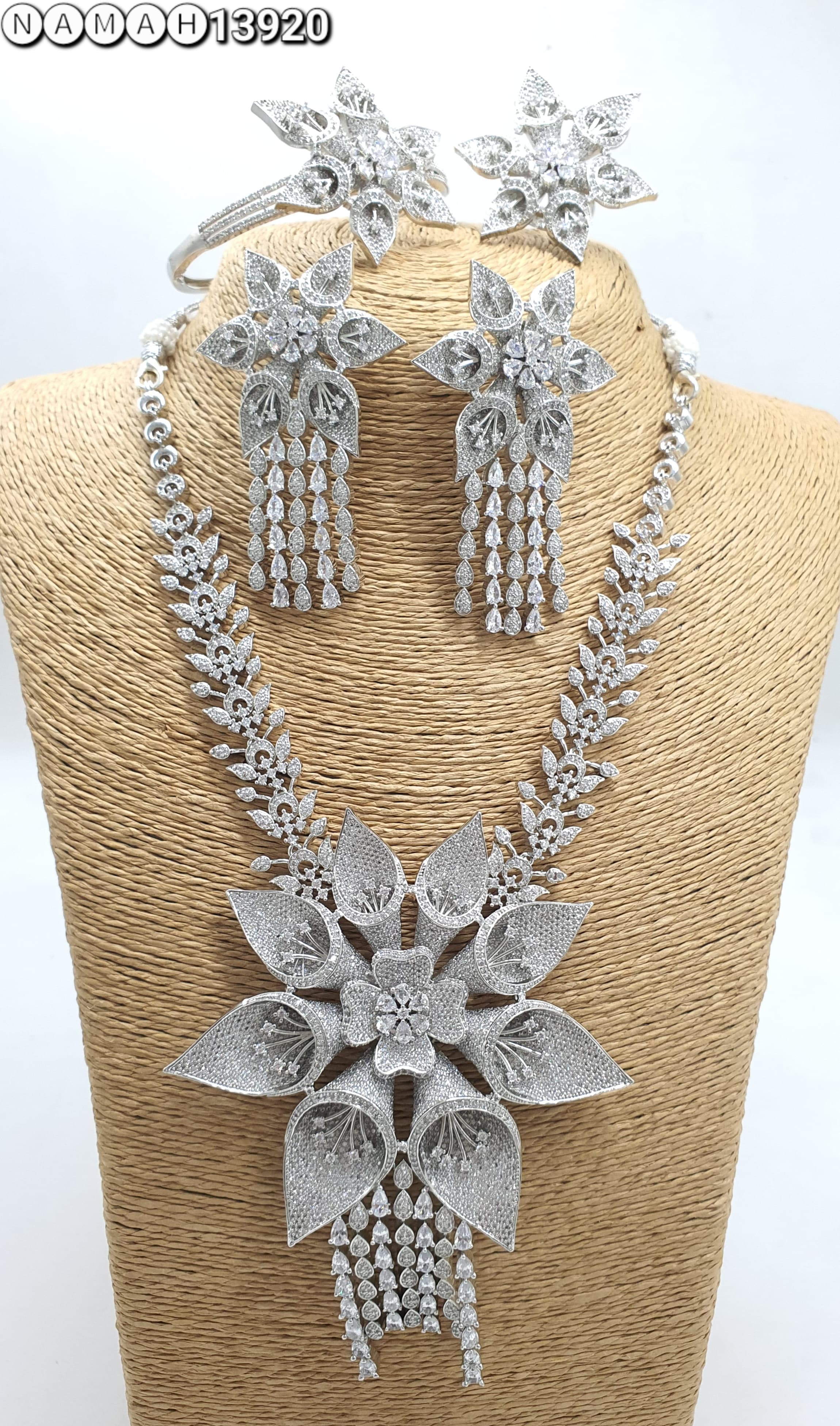 White American Diamond Necklace Set