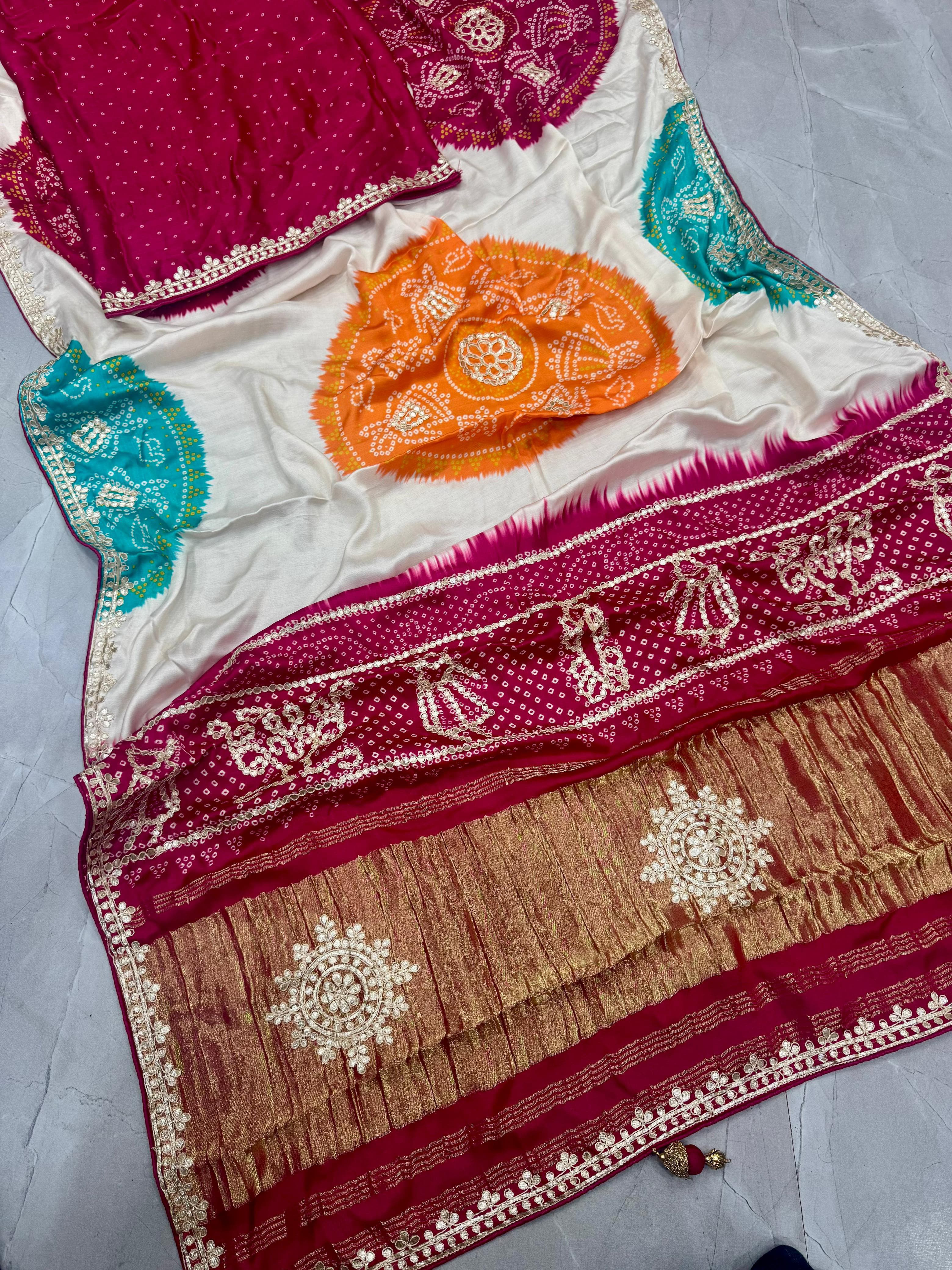 White Pure Gajji Silk Rasmandal Bandhani Print With Lagadi Pallu Saree