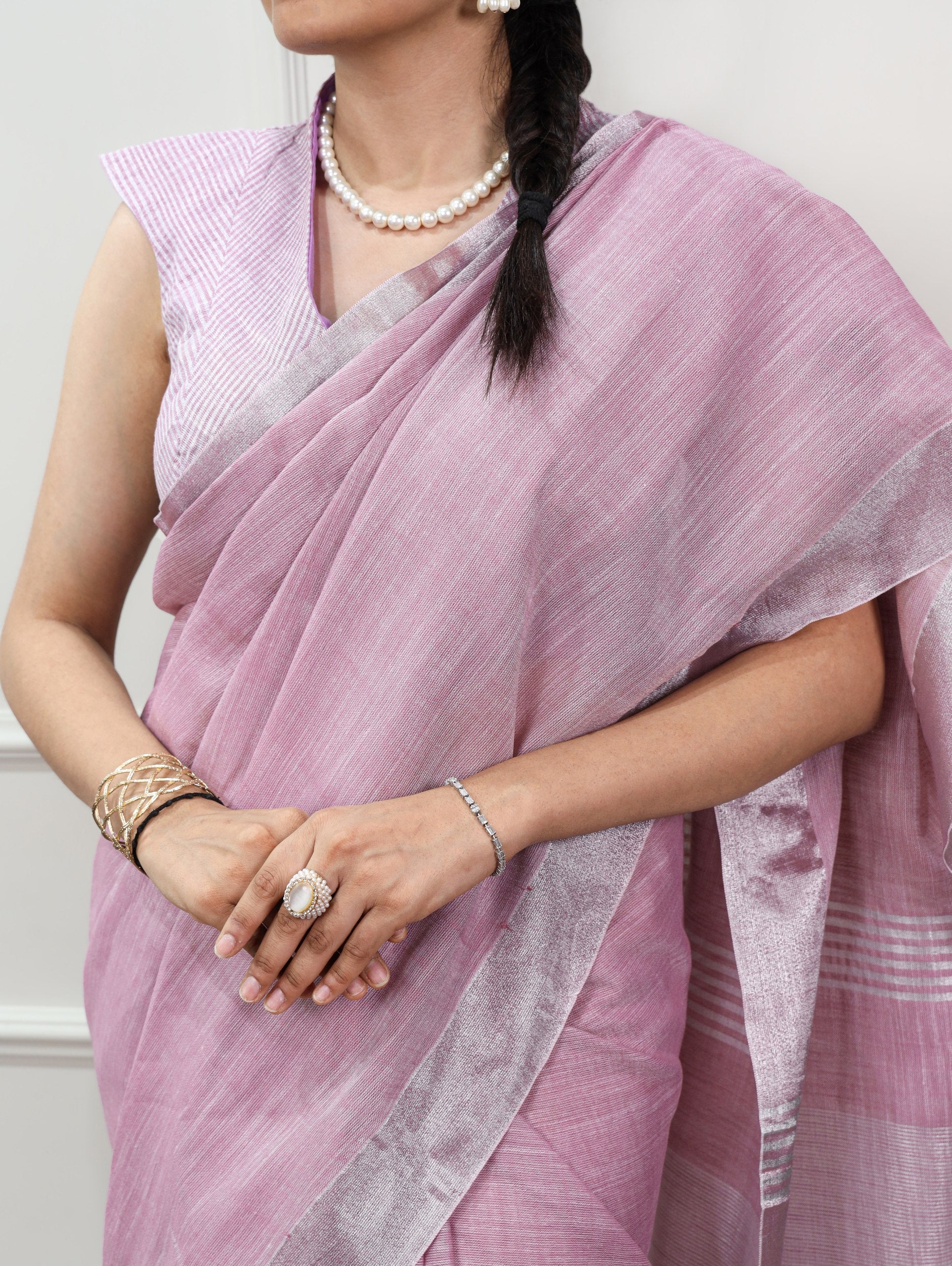 Lavender Pure Linen Adorned with an Elegant Zari border Linen Saree