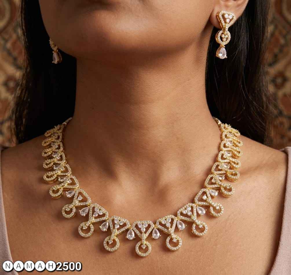 White American Diamond Necklace Set