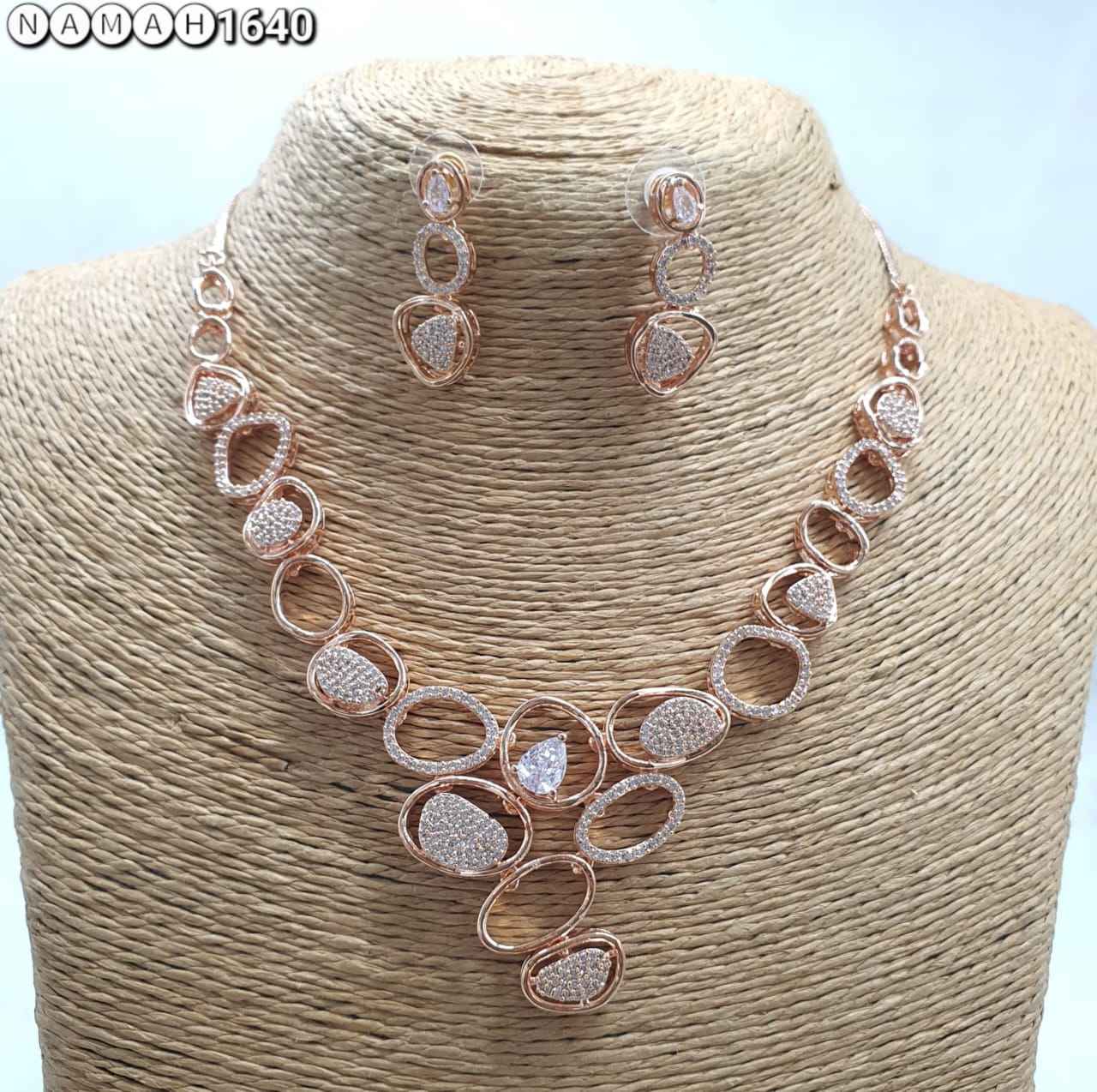 White American Copper Diamond Necklace Set