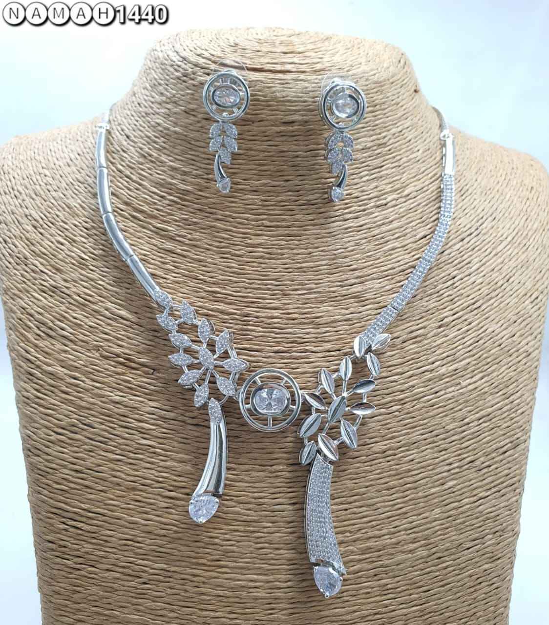 White American Diamond Necklace Set