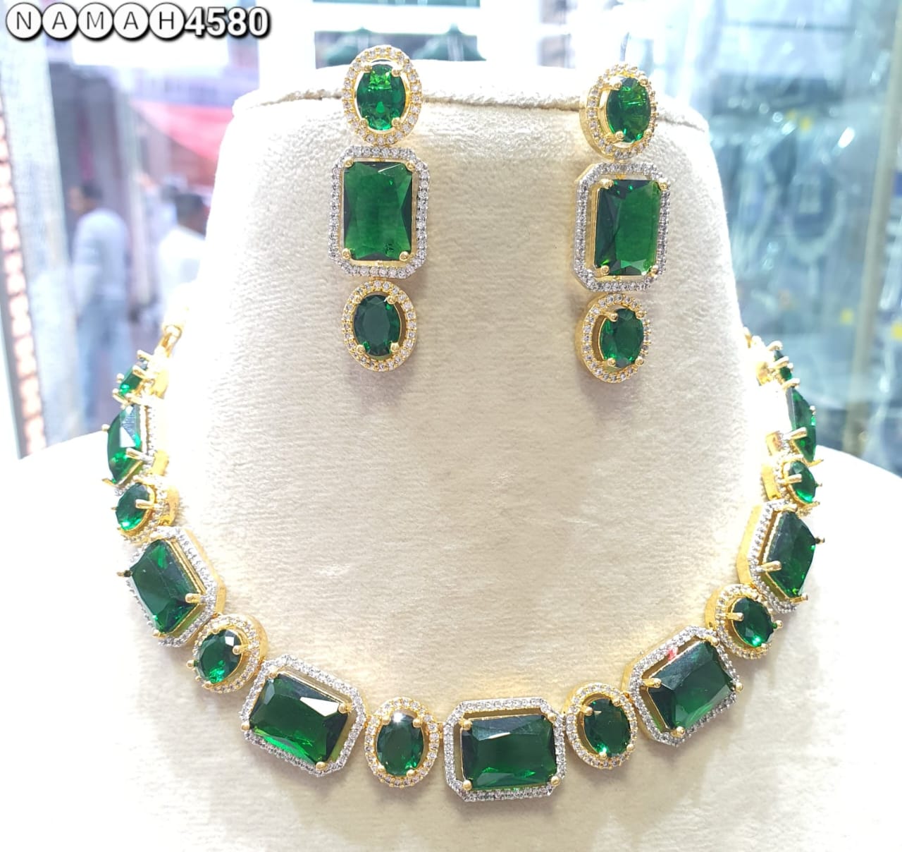 Green American Gold Diamond Necklace Set