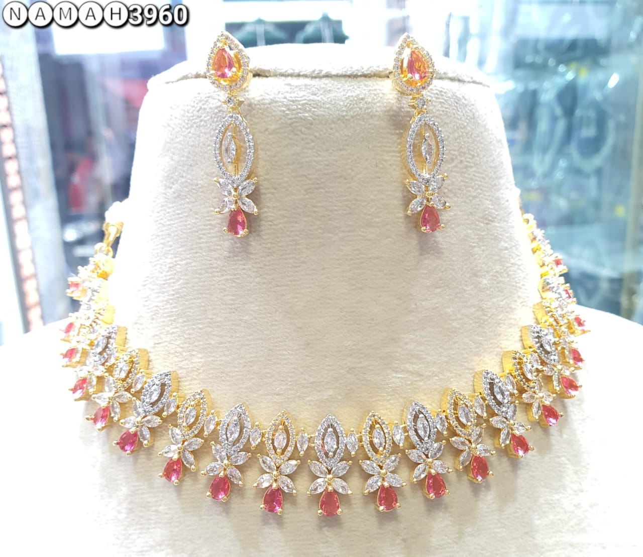 Red American Gold Diamond Necklace Set