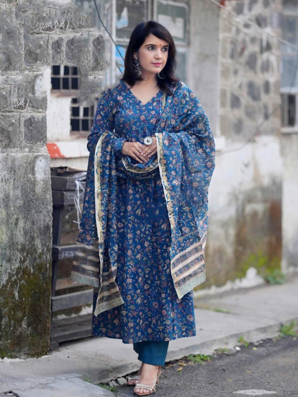 Morepeach Pure Soft Reyon Cotton Blend Print Salwar Suit