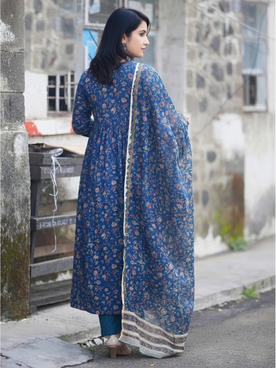 Morepeach Pure Soft Reyon Cotton Blend Print Salwar Suit