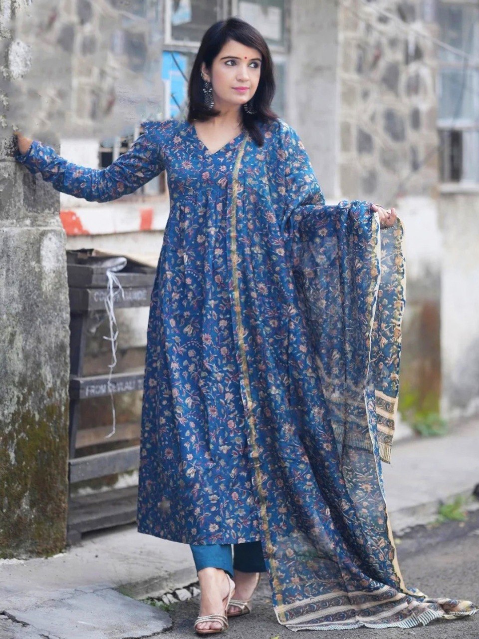 Morepeach Pure Soft Reyon Cotton Blend Print Salwar Suit