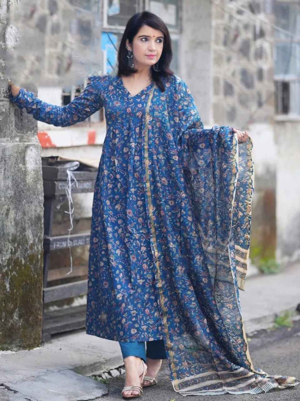Morepeach Pure Soft Reyon Cotton Blend Print Salwar Suit
