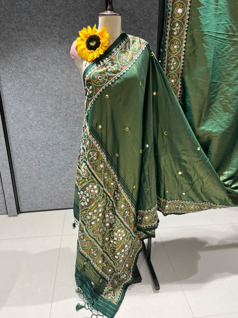 Green Pure Soft Banarasi Patola Silk Blend Traditional Manekchowk Hand and Mirror Work Patola Saree