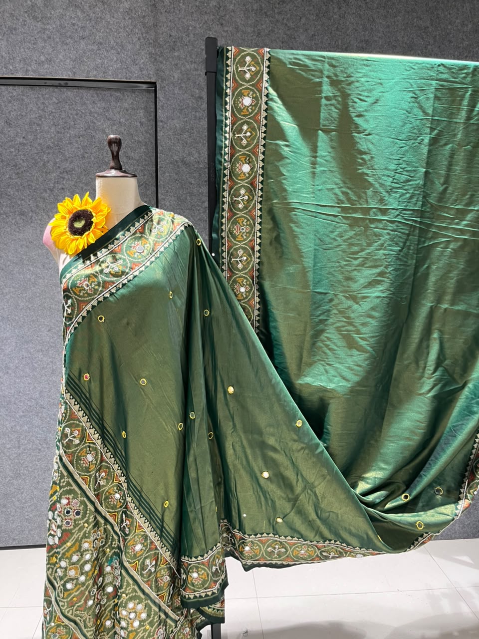 Green Pure Soft Banarasi Patola Silk Blend Traditional Manekchowk Hand and Mirror Work Patola Saree