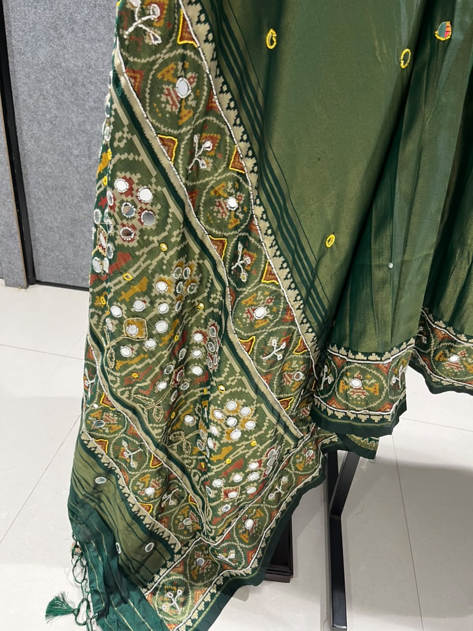 Green Pure Soft Banarasi Patola Silk Blend Traditional Manekchowk Hand and Mirror Work Patola Saree