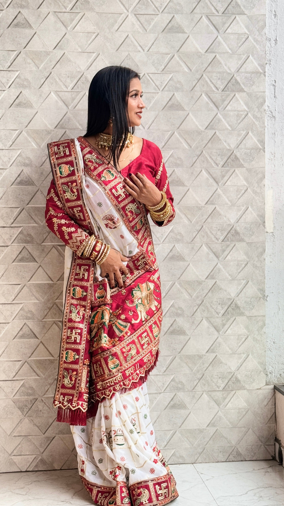 White Maroon Pure Soft Silk Panter Patola Embroiderd Panter Patola Saree
