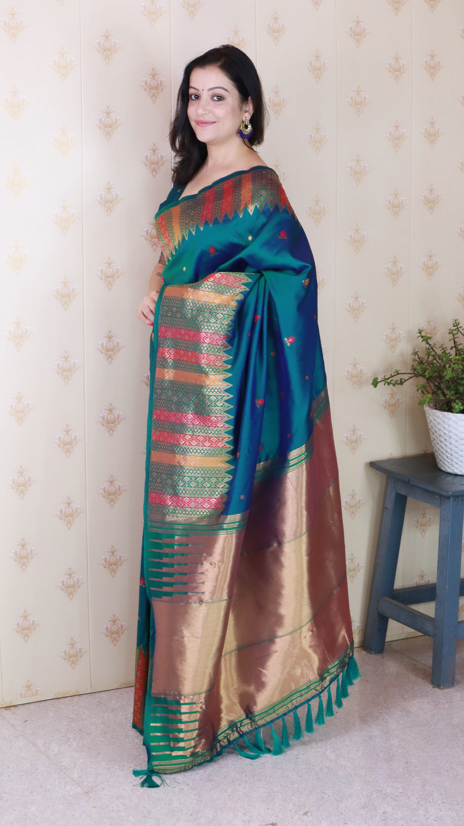 Green Soft Silk Meenakari Zari Woven Saree Banarasi Saree Anant Tex Exports Pvt.Ltd..