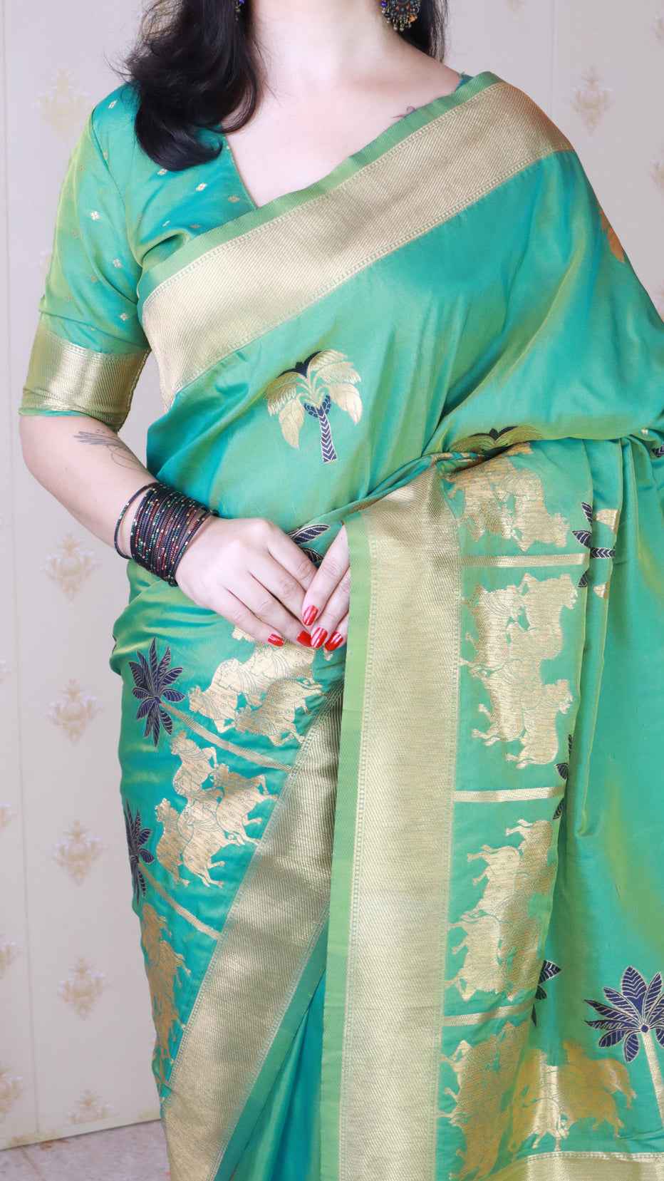 Green Soft Silk with Kamdhenu Weaves Zari Woven Saree