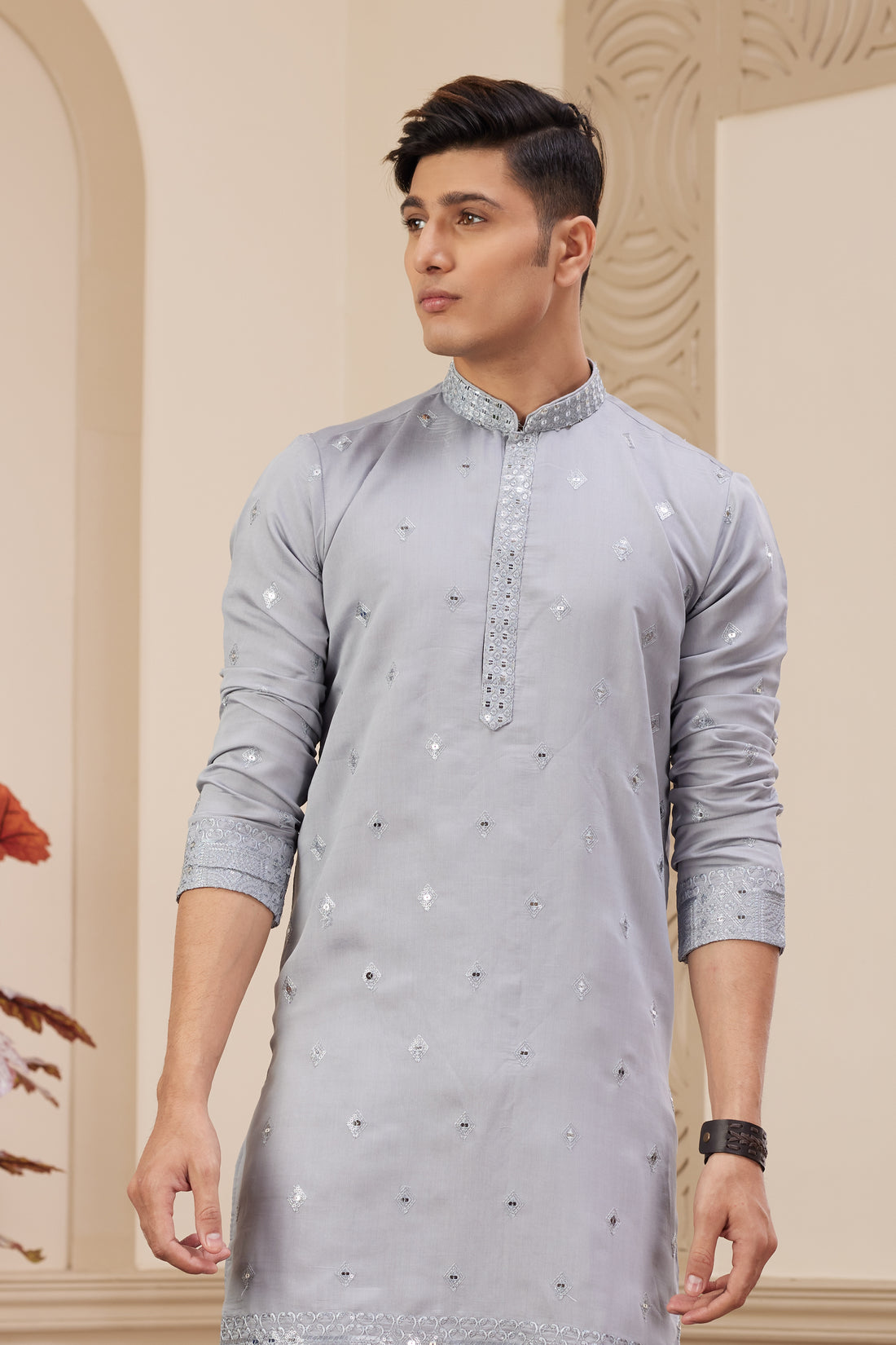 Powder blue menβs kurta set with embroidery