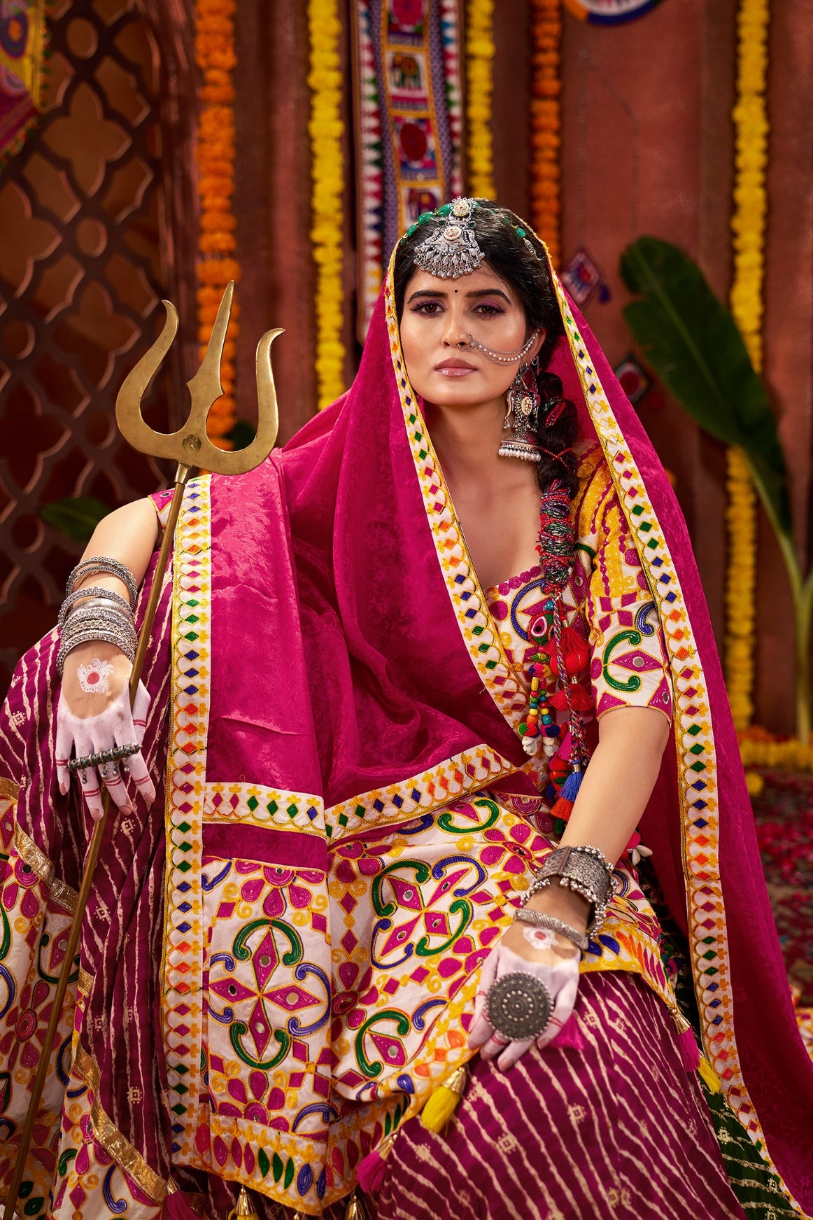 Jacquard dupatta with embroidered lace border