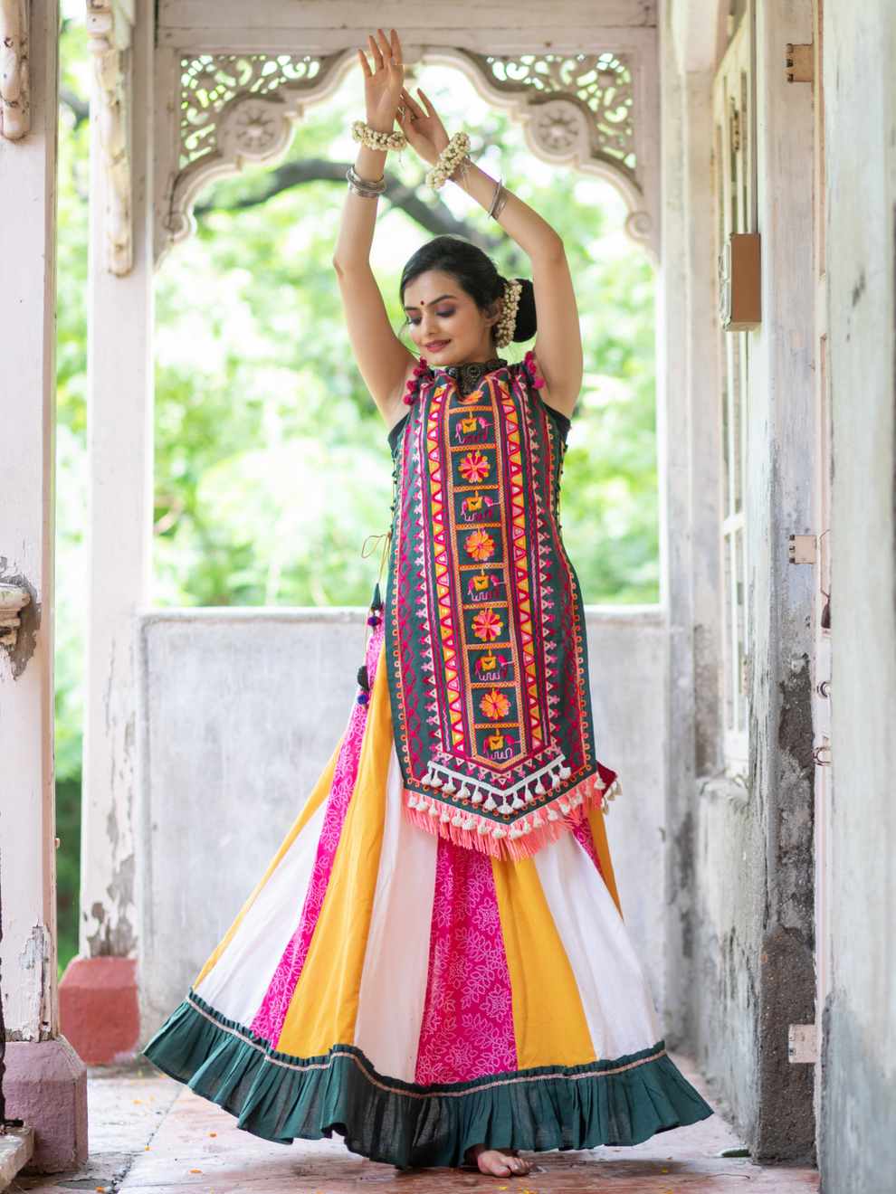 Navratri Garba Garba Special Kedia and Tulip Pants for Women&