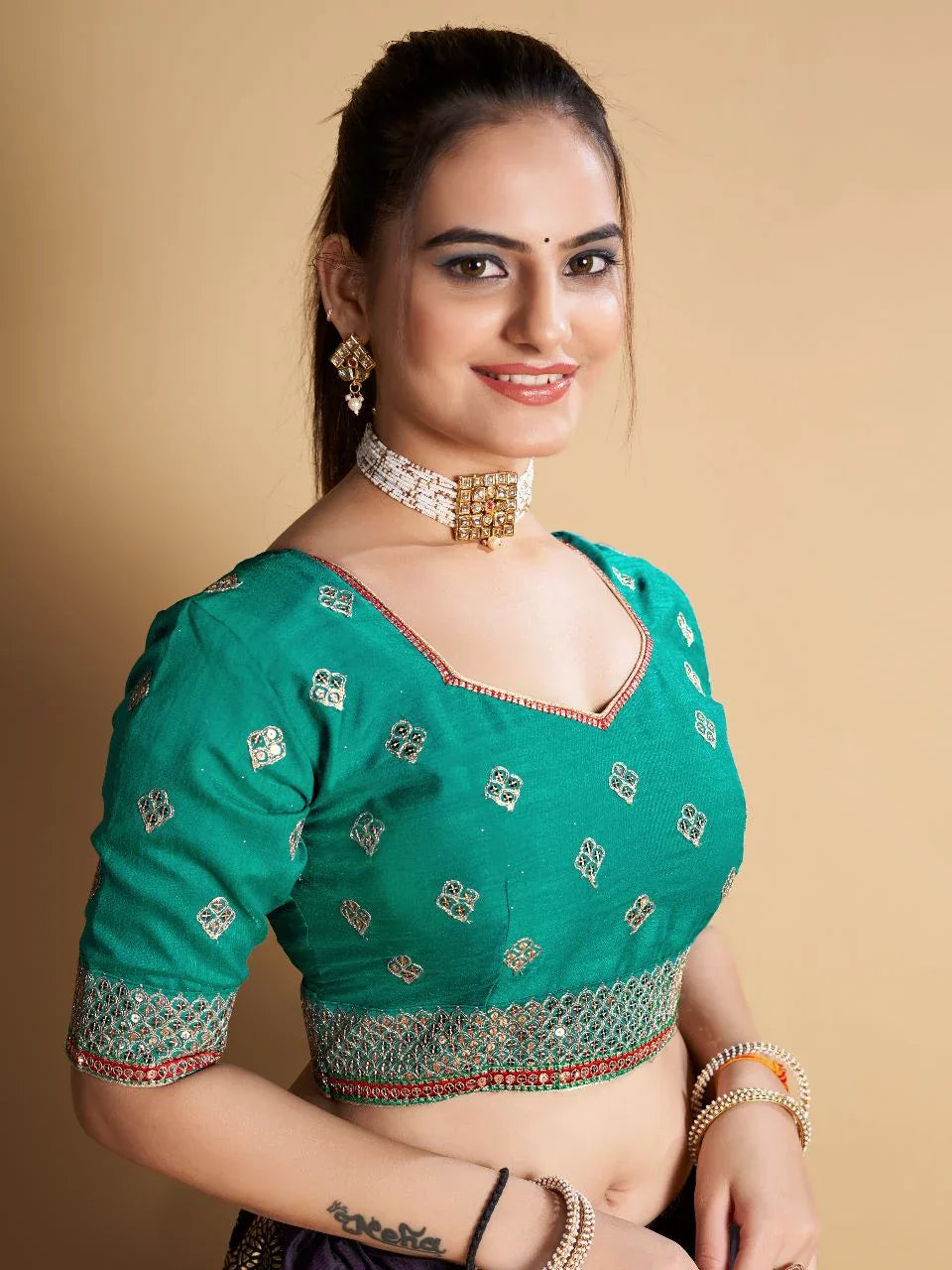 Beautifull Embroidered Work Blouse - Anant Exports