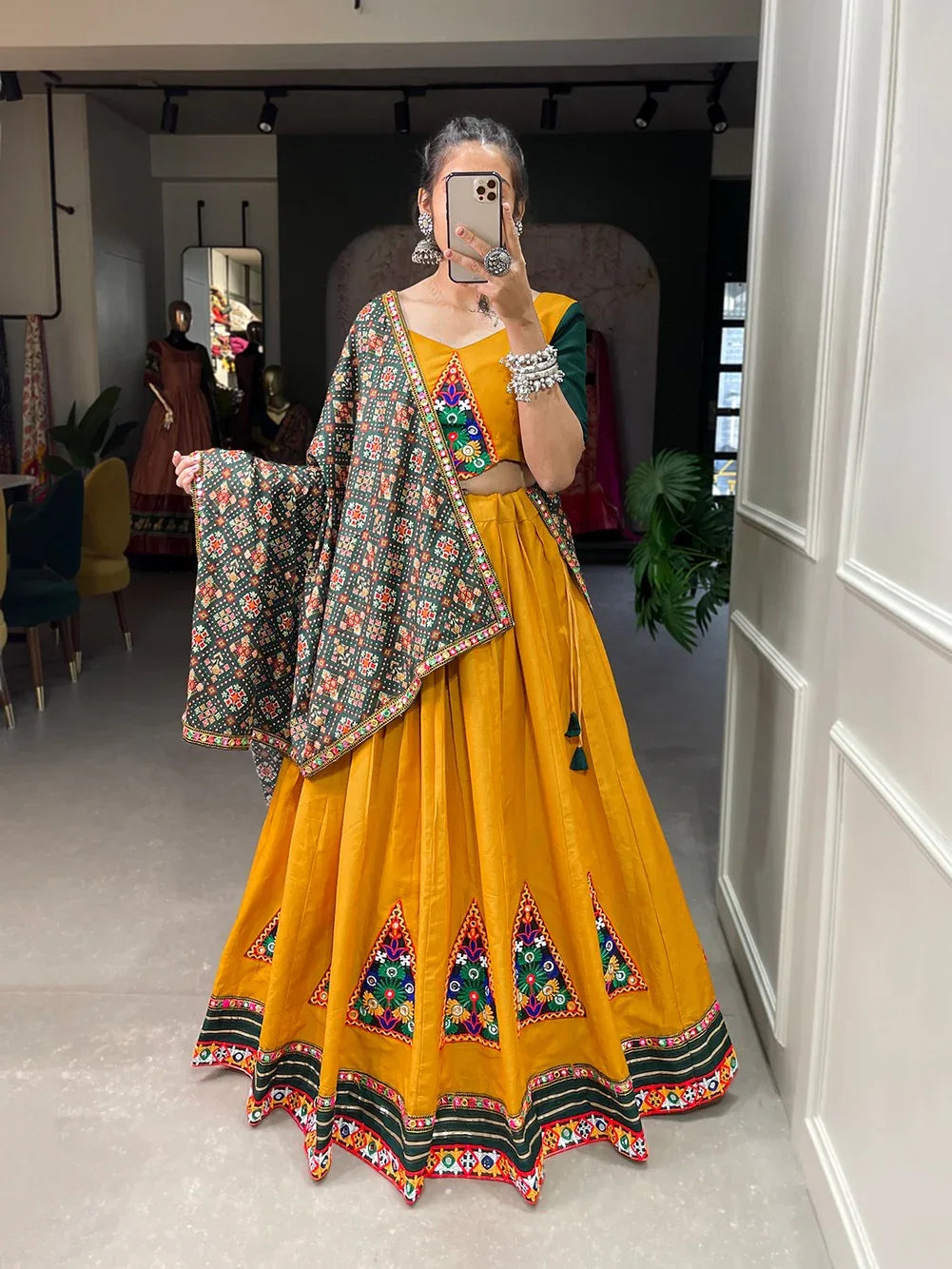 Navratri Wear Lehenga Choli D.No. 1654 - Anant Exports