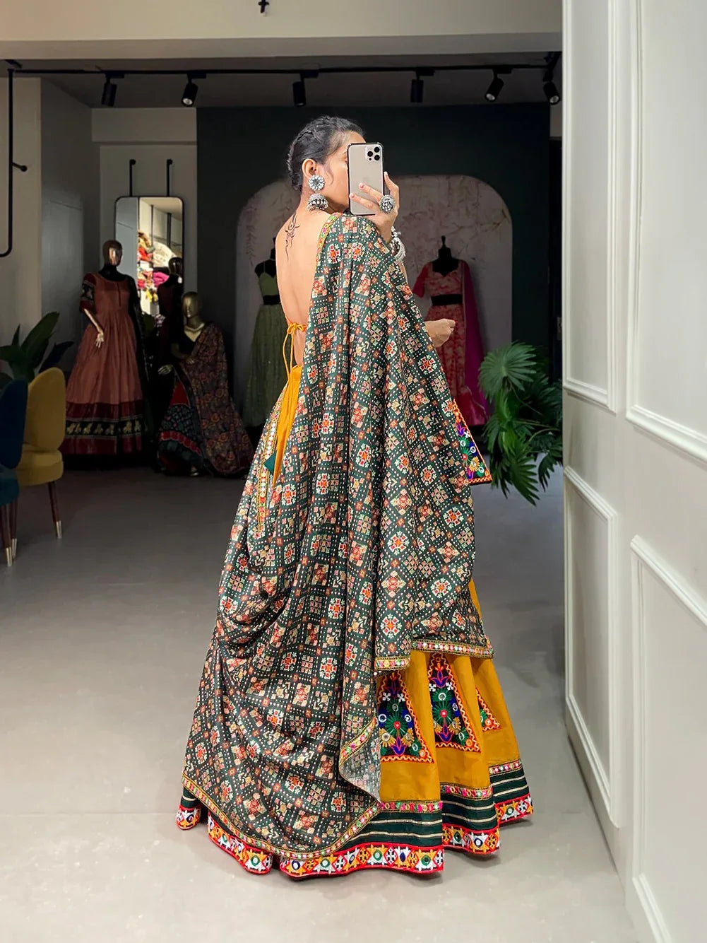 Navratri Wear Lehenga Choli D.No. 1654 - Anant Exports