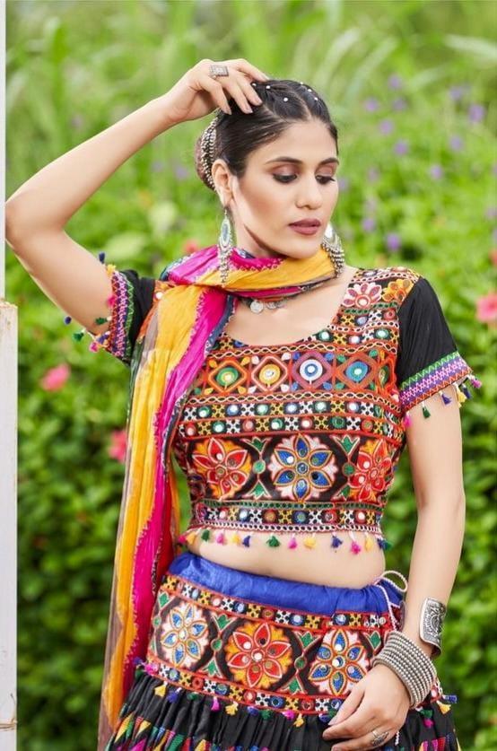 Dholida Vol - 2 Designer Party Wear Navratri Chaniya Choli D.No. 2002 - Anant Exports