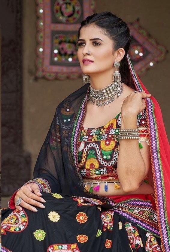 Dholida Vol-1 Designer Party Wear Navratri Chaniya Choli D.No. 1003 - Anant Exports