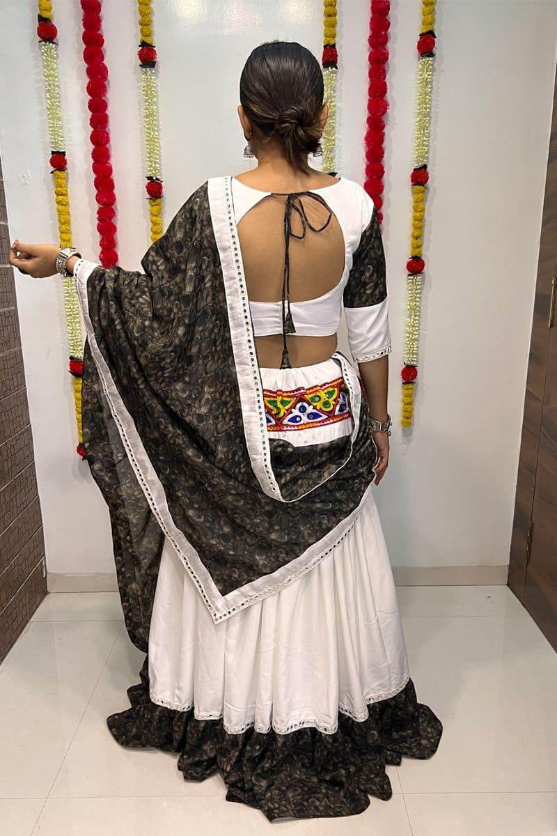 NAVRATRI WEAR CHANIYA CHOLI D.NO. 7061 - Anant Exports