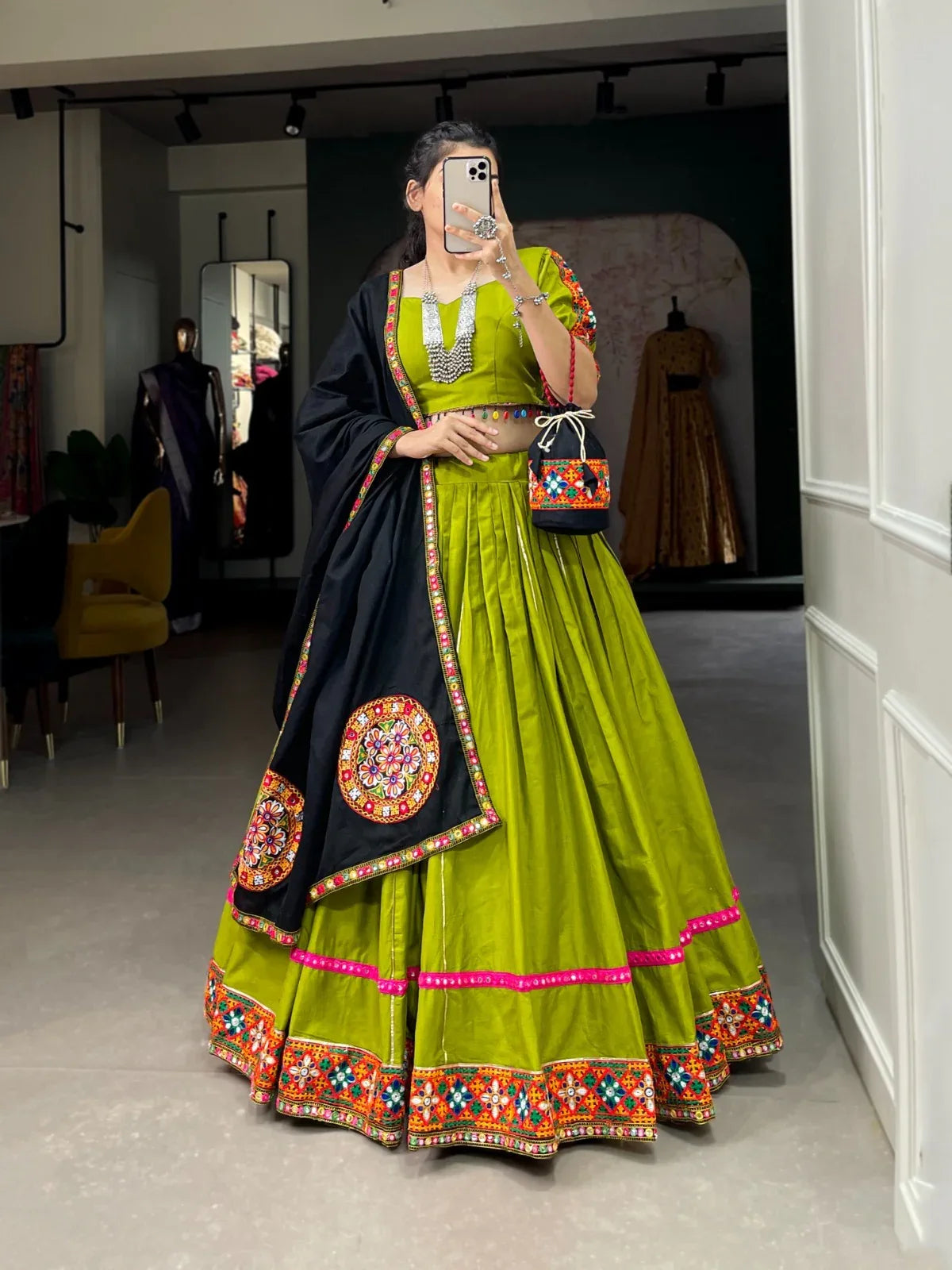 Trending Navaratri Lehenga Choli Collection dno 1692 - Anant Exports