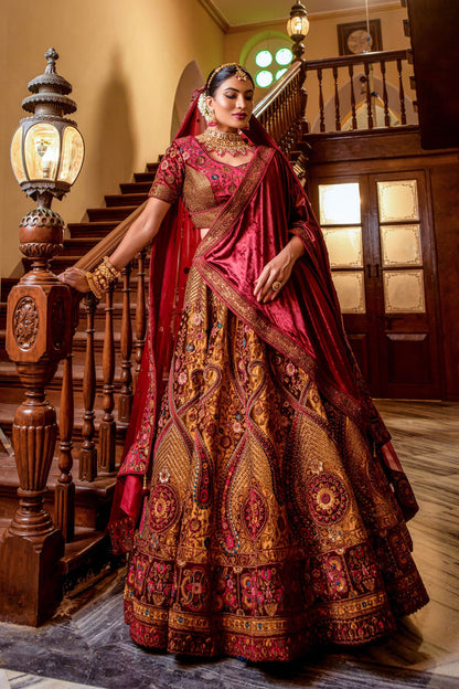 Red &amp; Golden Wedding Bridal Designer Heavy Work Handwork Lehenga Choli