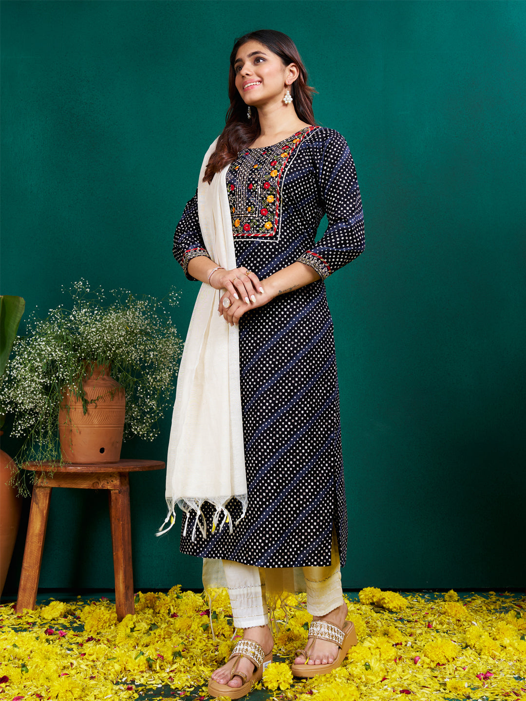 Kurti Pant Dupatta