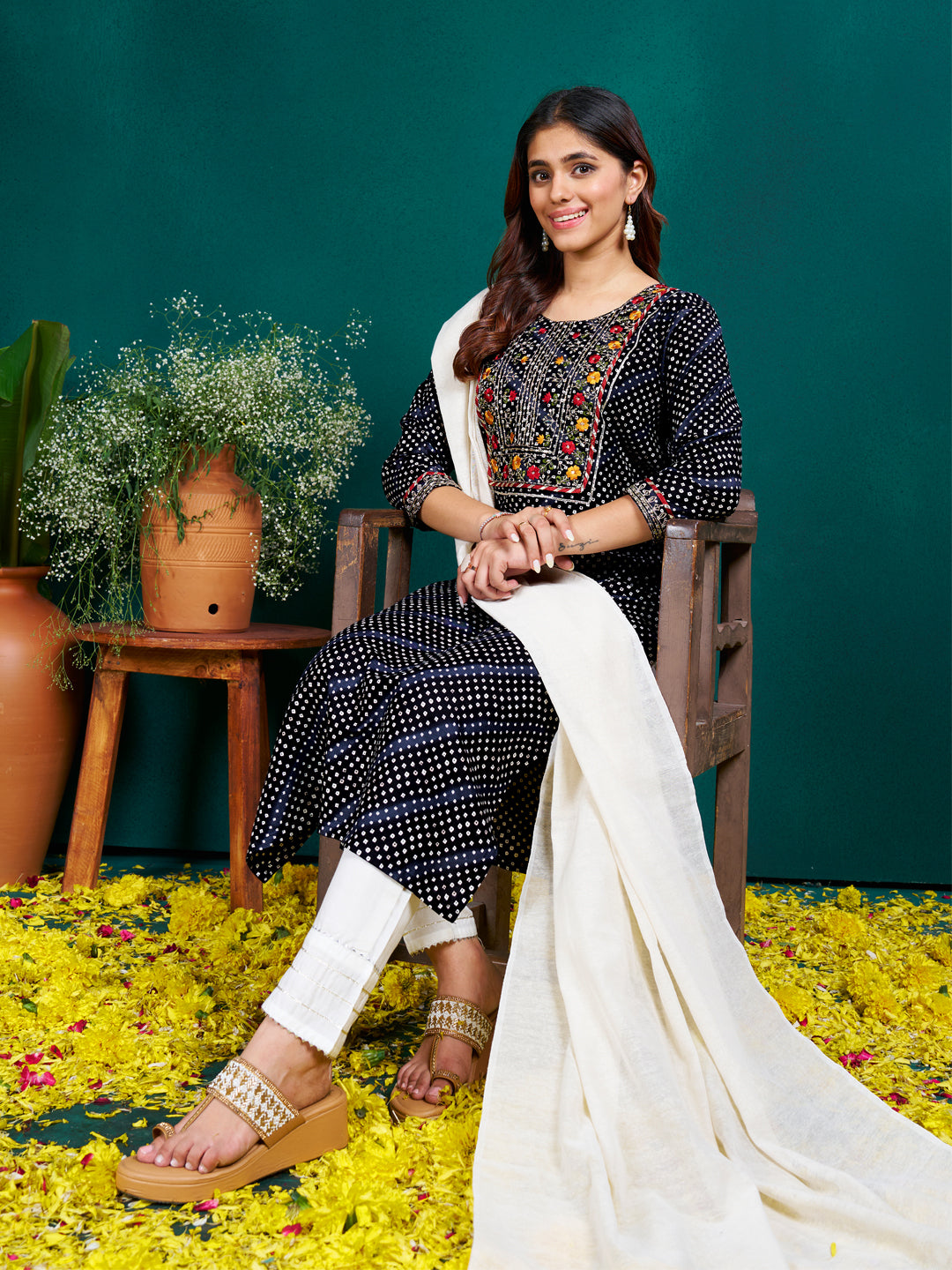 Kurti Pant Dupatta