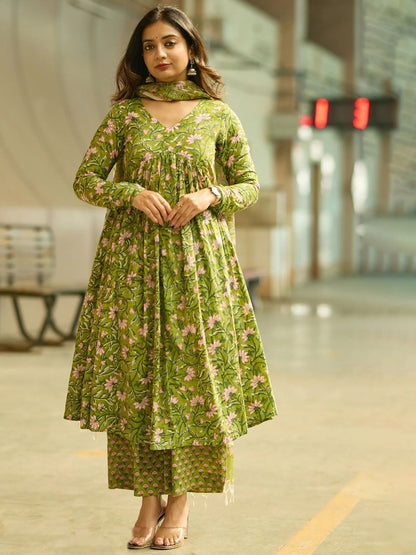 Parrot Pure Soft Reyon Cotton Blend Print Salwar Suit 