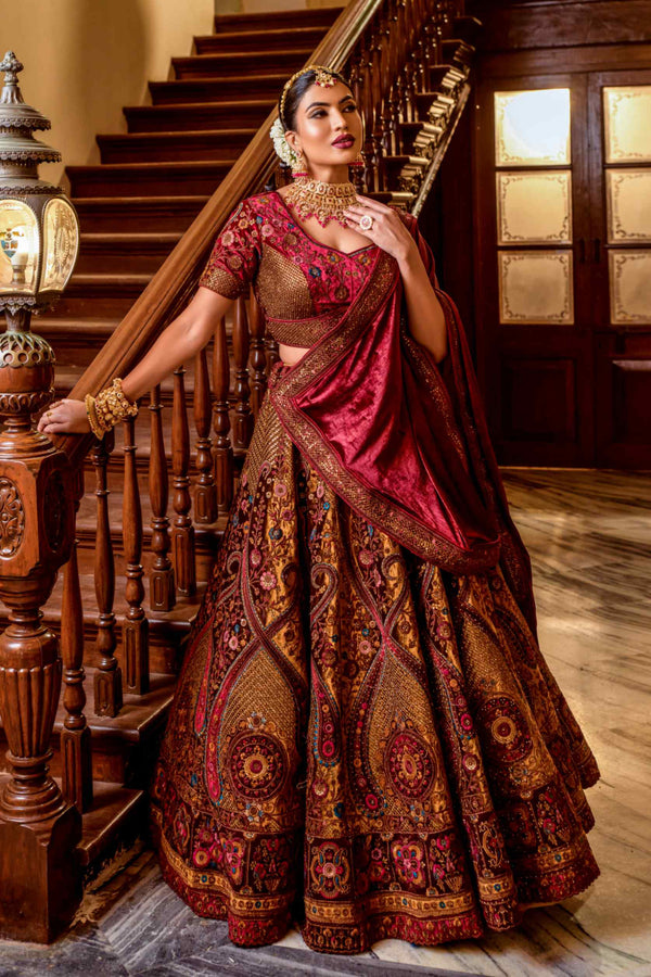 Red &amp; Golden Wedding Bridal Designer Heavy Work Handwork Lehenga Choli