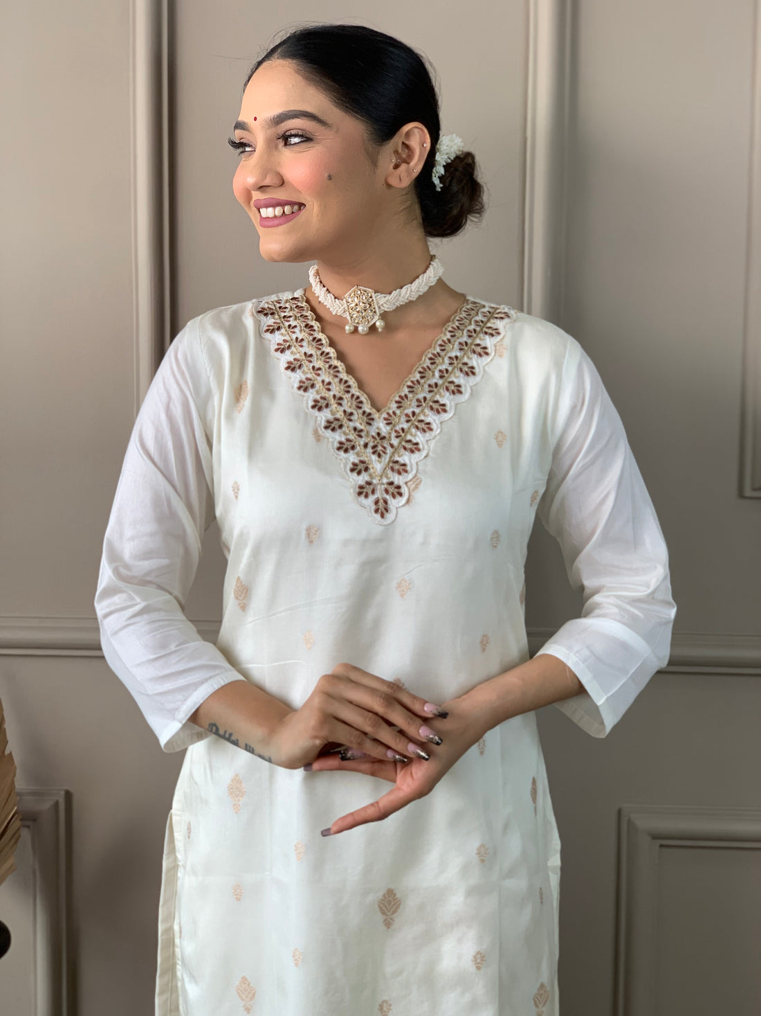 Off-White Viscose Nylon Kurti Set with Floral Jacquard Dupatta