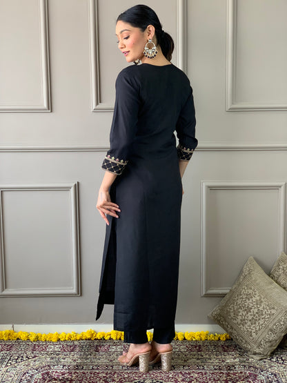 Black Viscose Chanderi Kurti Set with Floral Nylon Tebby Dupatta