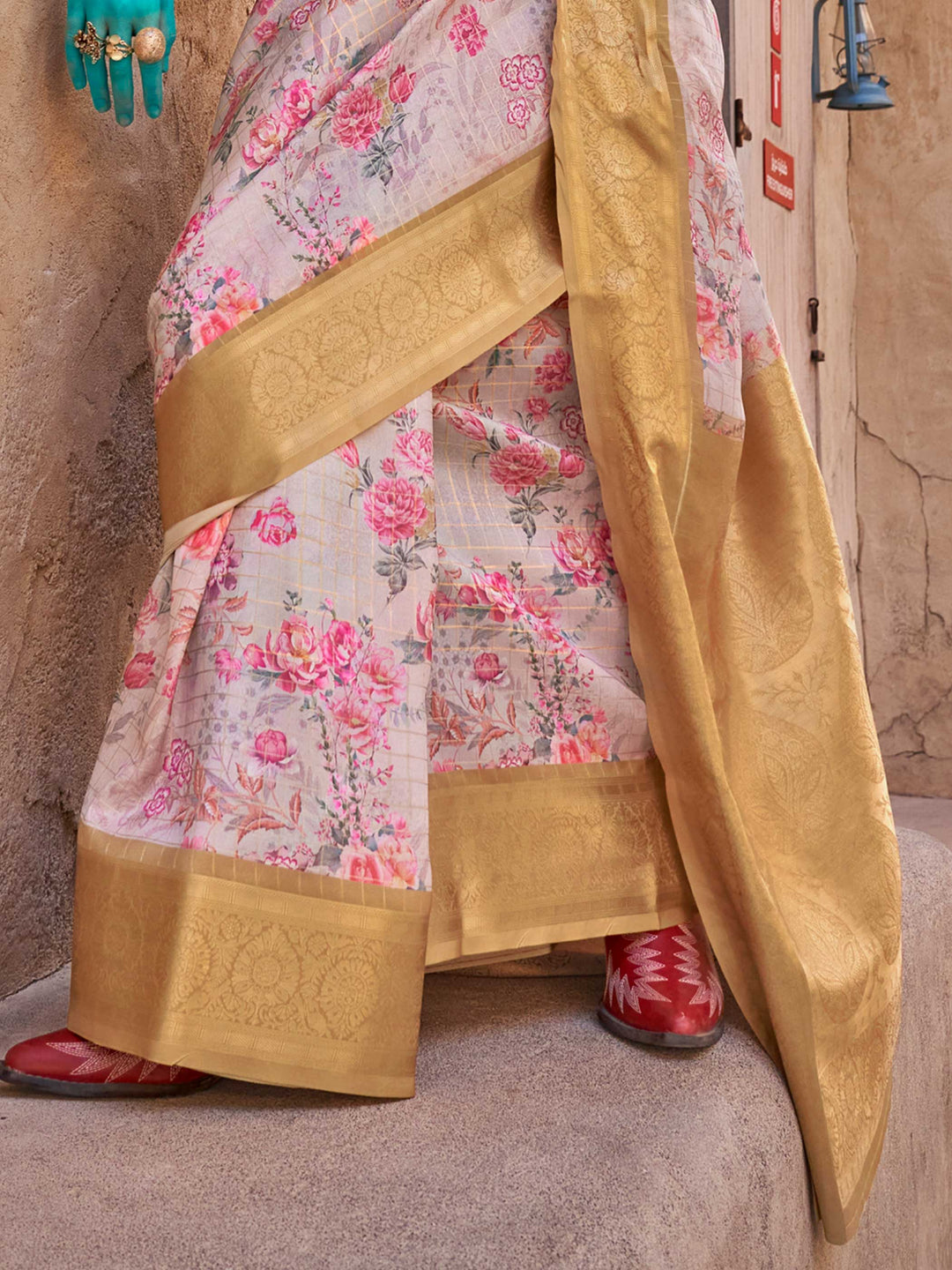 White Soft Georgette Floral Printed Saree