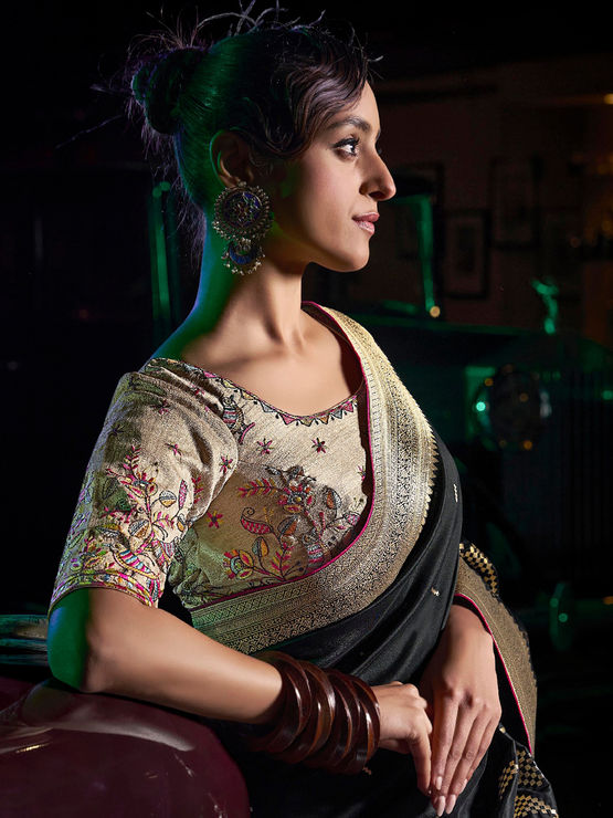 Black Pure Silk with 3D weaved Pallu &amp; Heavy Embroidery Banarasi Saree 