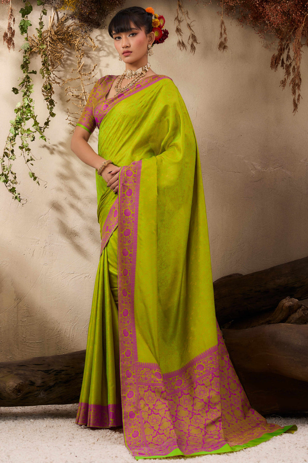 Green Pure Silk Kanjivaram Handloom Banarasi Saree ##color## Patola Saree with premium fabric and embroidery